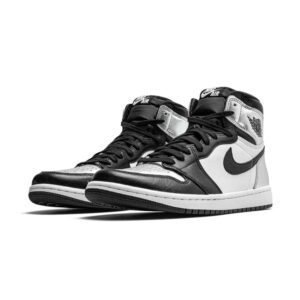 Wmns Air Jordan 1 Retro High OG ‚Silver Toe‘