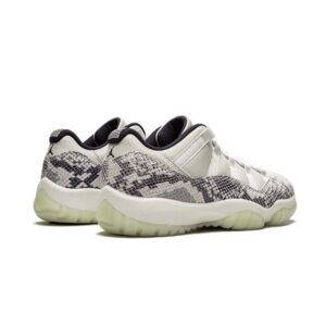 Air Jordan 11 Retro Low „Snakeskin Light Bone“